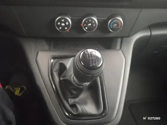 RENAULT KANGOO III - voiture d'occasion - Photo 28