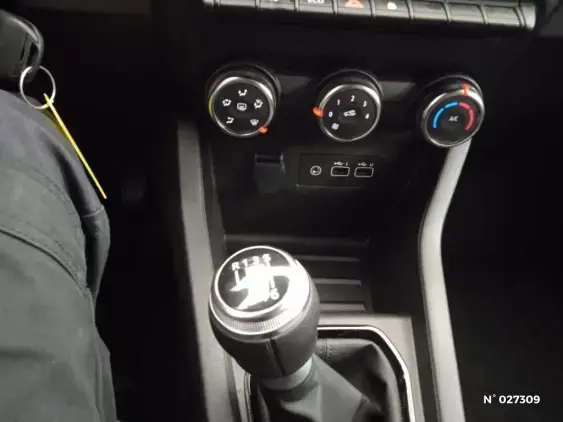 RENAULT CLIO V - voiture d'occasion - Photo 28