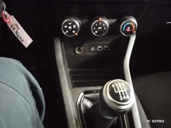 RENAULT CLIO V - voiture d'occasion - Photo 27