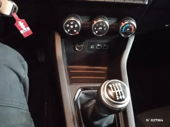 RENAULT CLIO V - voiture d'occasion - Photo 27