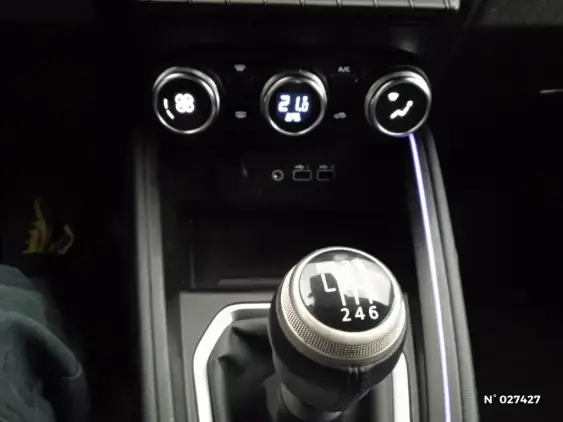 RENAULT CLIO V - voiture d'occasion - Photo 28