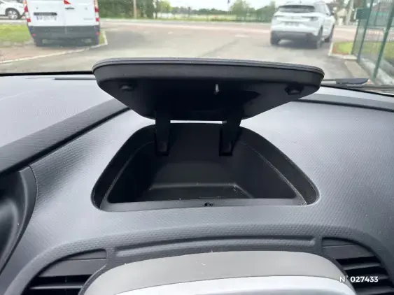 RENAULT CAPTUR - voiture d'occasion - Photo 25