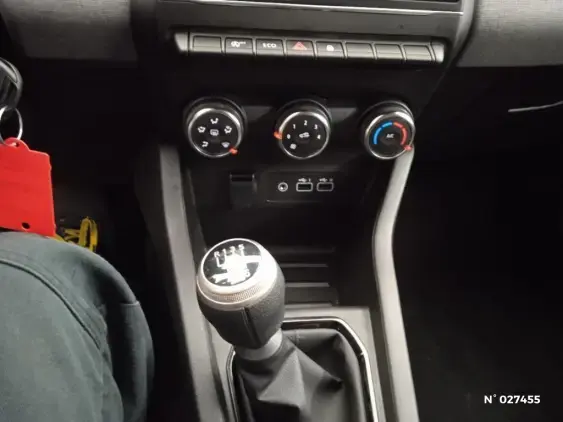 RENAULT CLIO V - voiture d'occasion - Photo 28