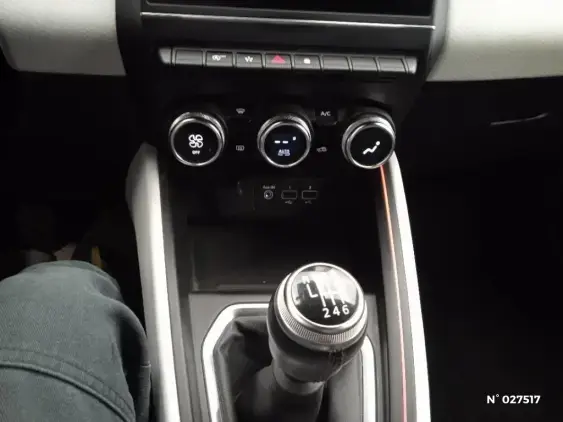 RENAULT CLIO V - voiture d'occasion - Photo 28