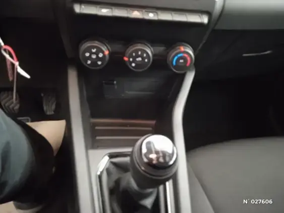 RENAULT CLIO V - voiture d'occasion - Photo 27