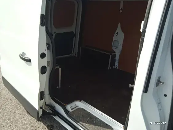 RENAULT TRAFIC FG III - voiture d'occasion - Photo 11