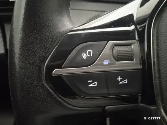 PEUGEOT 2008 II - voiture d'occasion - Photo 15