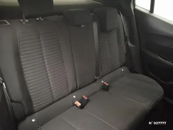 PEUGEOT 2008 II - voiture d'occasion - Photo 11
