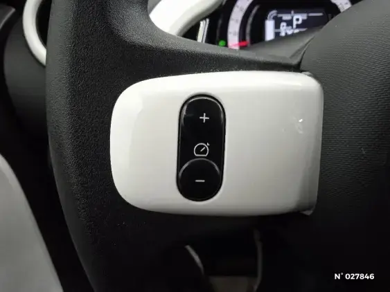 RENAULT TWINGO ELECTRIQUE III - voiture d'occasion - Photo 24