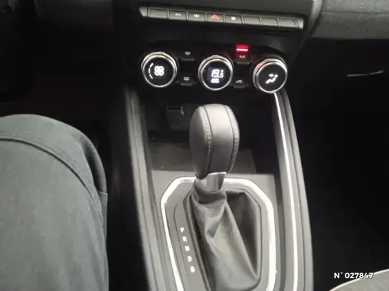 RENAULT CLIO V - voiture d'occasion - Photo 28