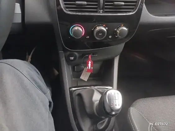 RENAULT CLIO IV - voiture d'occasion - Photo 28