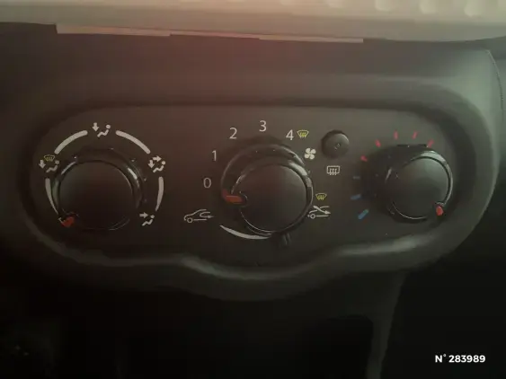 RENAULT TWINGO III - voiture d'occasion - Photo 14