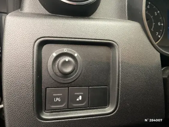 DACIA DUSTER II - voiture d'occasion - Photo 15
