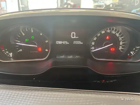 PEUGEOT 2008 - voiture d'occasion - Photo 12