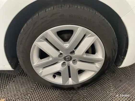 RENAULT CLIO V - voiture d'occasion - Photo 8