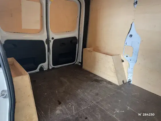 RENAULT TRAFIC FG III - voiture d'occasion - Photo 11