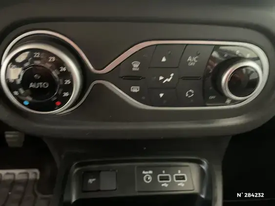 RENAULT TWINGO III - voiture d'occasion - Photo 14