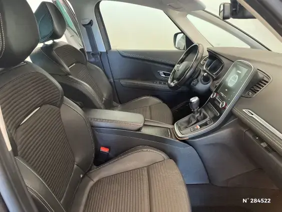 RENAULT SCENIC IV - voiture d'occasion - Photo 10