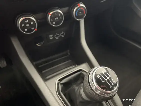 RENAULT CLIO V - voiture d'occasion - Photo 25