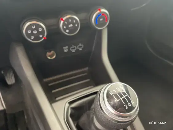 RENAULT CLIO V - voiture d'occasion - Photo 26