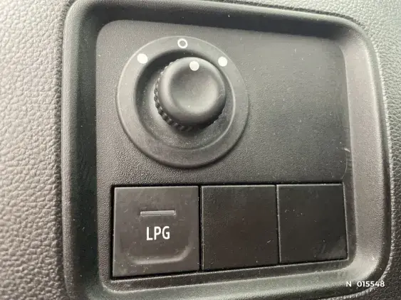 DACIA DUSTER II - voiture d'occasion - Photo 15