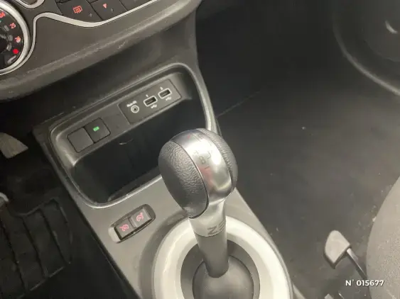 RENAULT TWINGO ELECTRIQUE III - voiture d'occasion - Photo 26