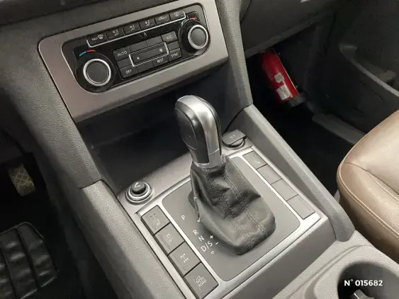 VOLKSWAGEN AMAROK - voiture d'occasion - Photo 25