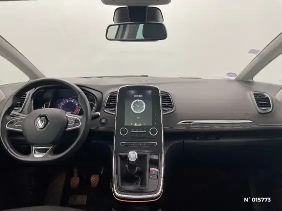 RENAULT SCENIC IV - voiture d'occasion - Photo 9