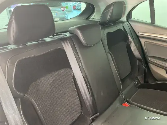 RENAULT MEGANE IV - voiture d'occasion - Photo 11