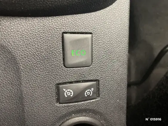 RENAULT CAPTUR - voiture d'occasion - Photo 27