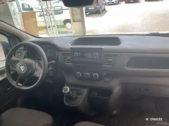RENAULT TRAFIC FG III - voiture d'occasion - Photo 9