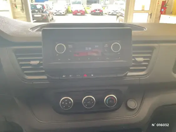 RENAULT TRAFIC FG III - voiture d'occasion - Photo 13