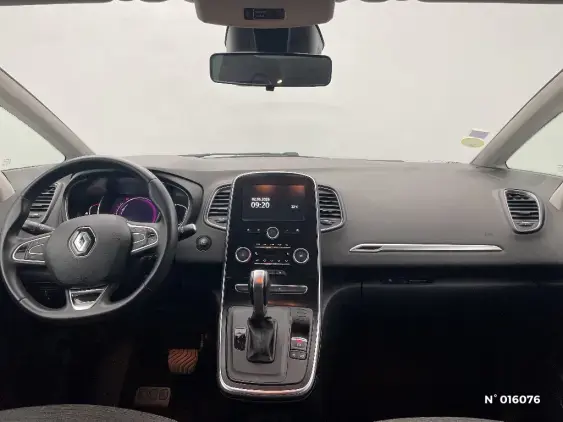 RENAULT SCENIC IV - voiture d'occasion - Photo 9