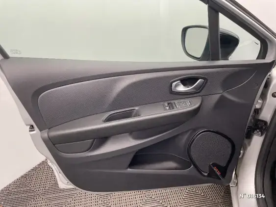 RENAULT CLIO IV - voiture d'occasion - Photo 15