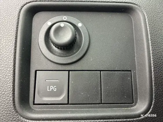 DACIA DUSTER II - voiture d'occasion - Photo 15