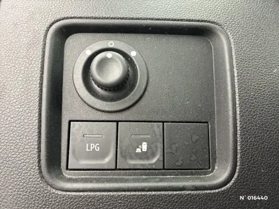 DACIA DUSTER II - voiture d'occasion - Photo 15