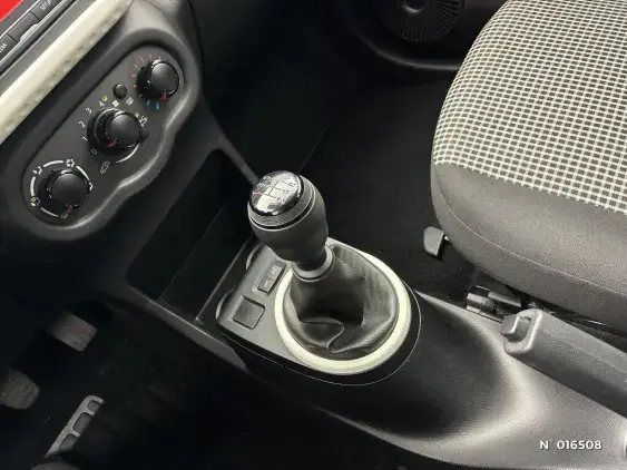 RENAULT TWINGO III - voiture d'occasion - Photo 24