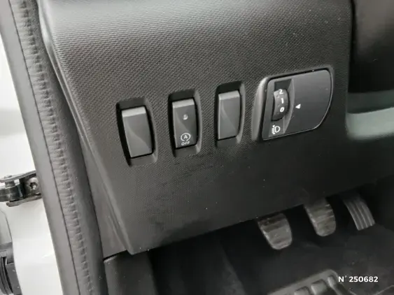 RENAULT TWINGO III - voiture d'occasion - Photo 14