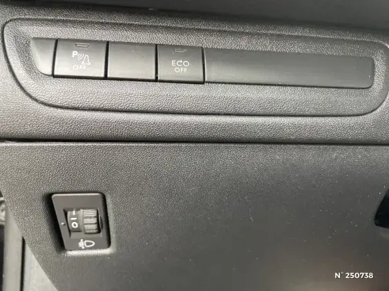 PEUGEOT 2008 - voiture d'occasion - Photo 15