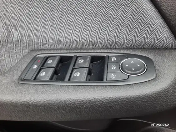 RENAULT CLIO V - voiture d'occasion - Photo 24