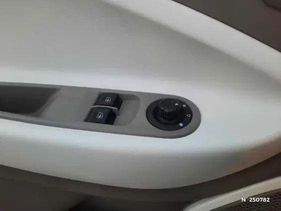 RENAULT ZOE - voiture d'occasion - Photo 23