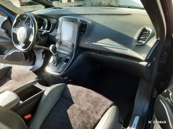 RENAULT SCENIC IV - voiture d'occasion - Photo 10