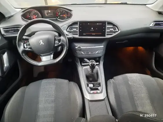 PEUGEOT 308 II - voiture d'occasion - Photo 9