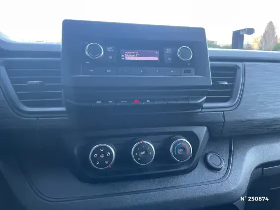 RENAULT TRAFIC FG III - voiture d'occasion - Photo 13