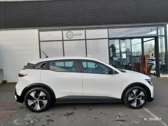 RENAULT MEGANE V - voiture d'occasion - Photo 5