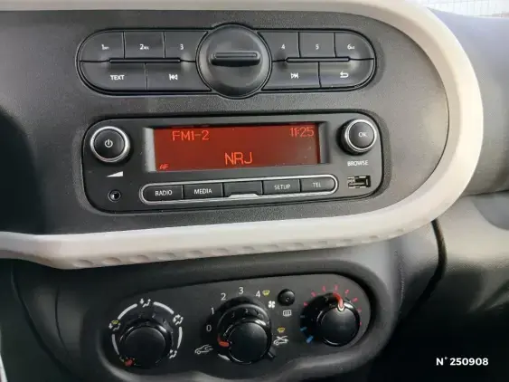 RENAULT TWINGO III - voiture d'occasion - Photo 13