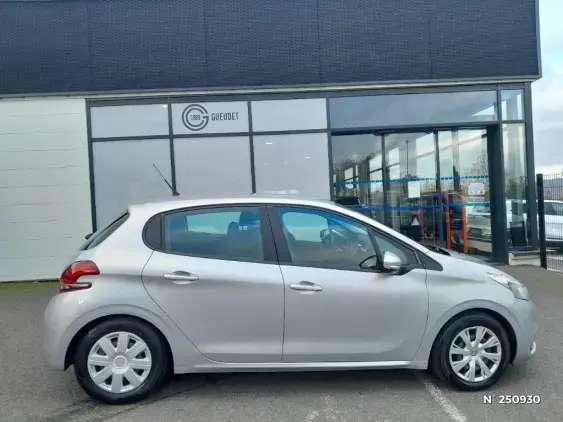 PEUGEOT 208 - voiture d'occasion - Photo 5