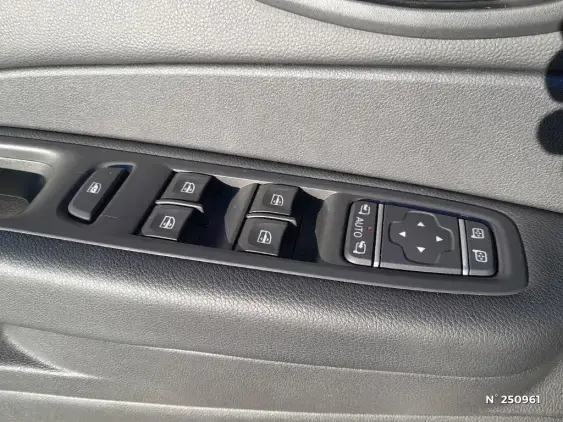 RENAULT CAPTUR - voiture d'occasion - Photo 26