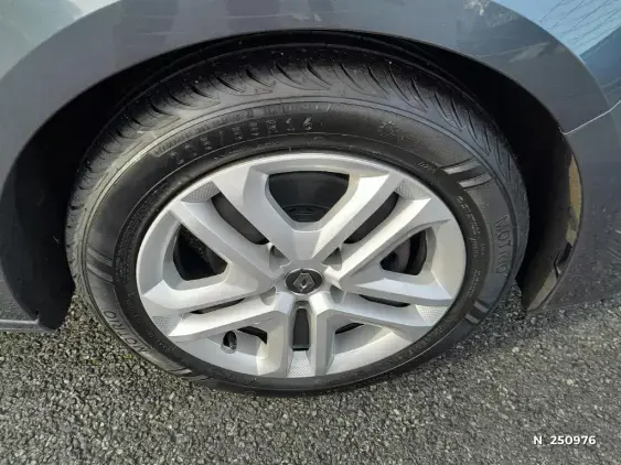 RENAULT MEGANE IV - voiture d'occasion - Photo 8