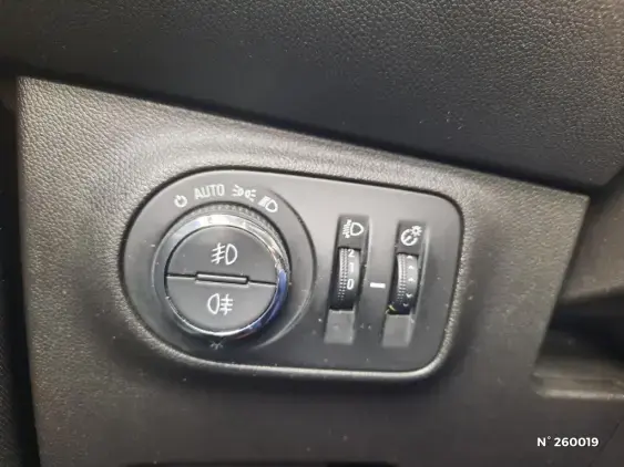 OPEL CORSA E - voiture d'occasion - Photo 24